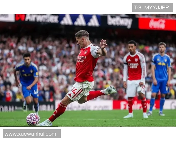 佛罗伦萨与罗马精彩对决回放全场精彩瞬间回顾与分析 佛罗伦萨与罗马精彩对决回放全场精彩瞬间回顾与分析